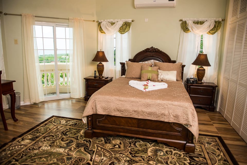 Bedroom Ensuite-Bathroom
