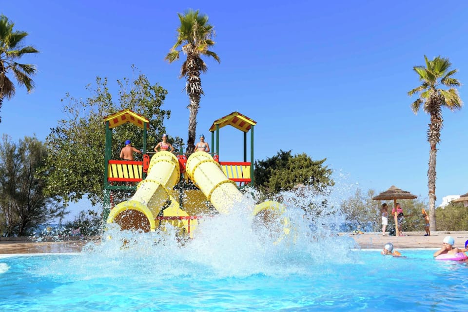 Mobilehome with air conditioning, terrace and pool Campground/ 
RV Resort in Province of Foggia