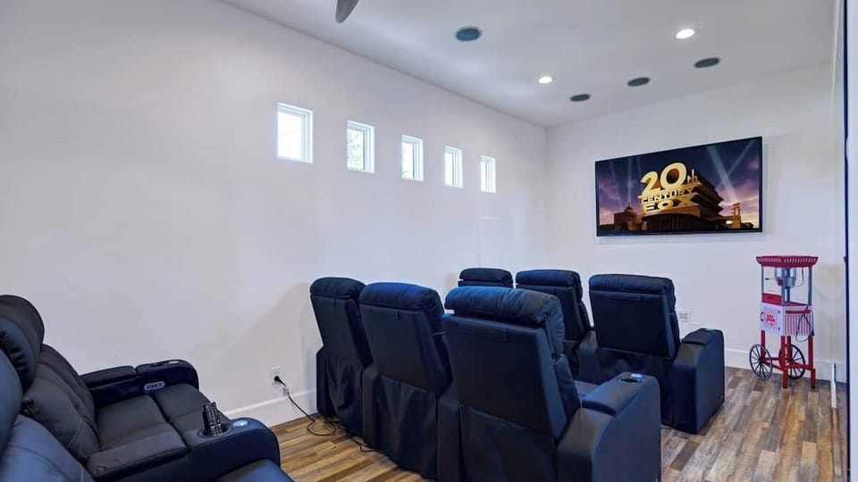 Villa (5 Bedrooms) | Interior
