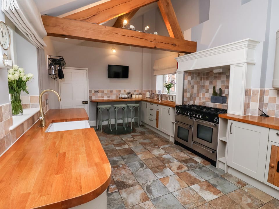 Fridge, dishwasher, electric kettle, toaster