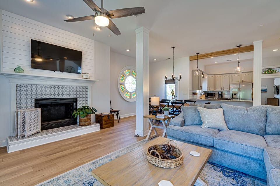 Living room with Smart TV 