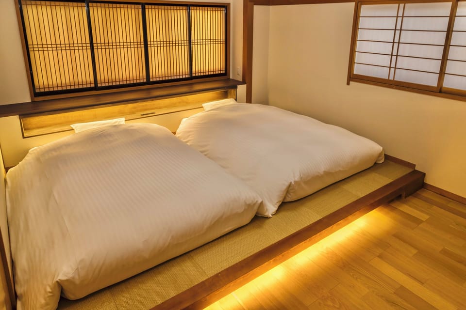 Design Room, Non Smoking | Down comforters, free WiFi, bed sheets
