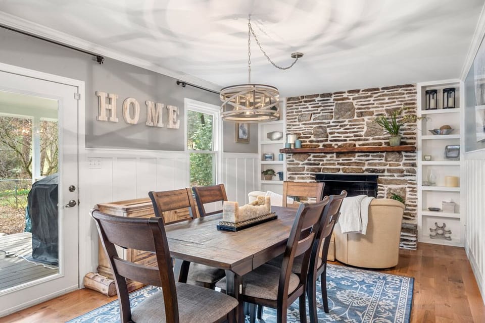 Dining Table seats up to 8 w/ the extension leafs.