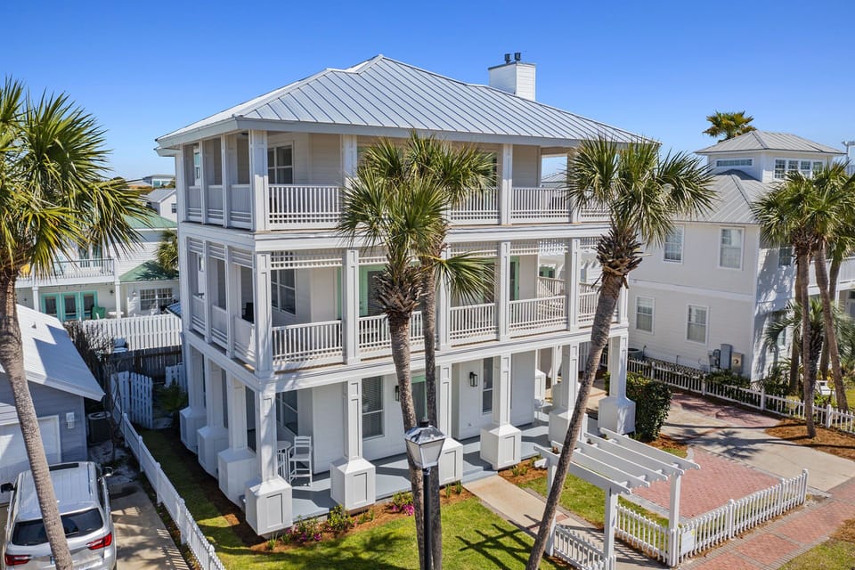 Lazy Bones - Crystal Beach - Front Exterior
