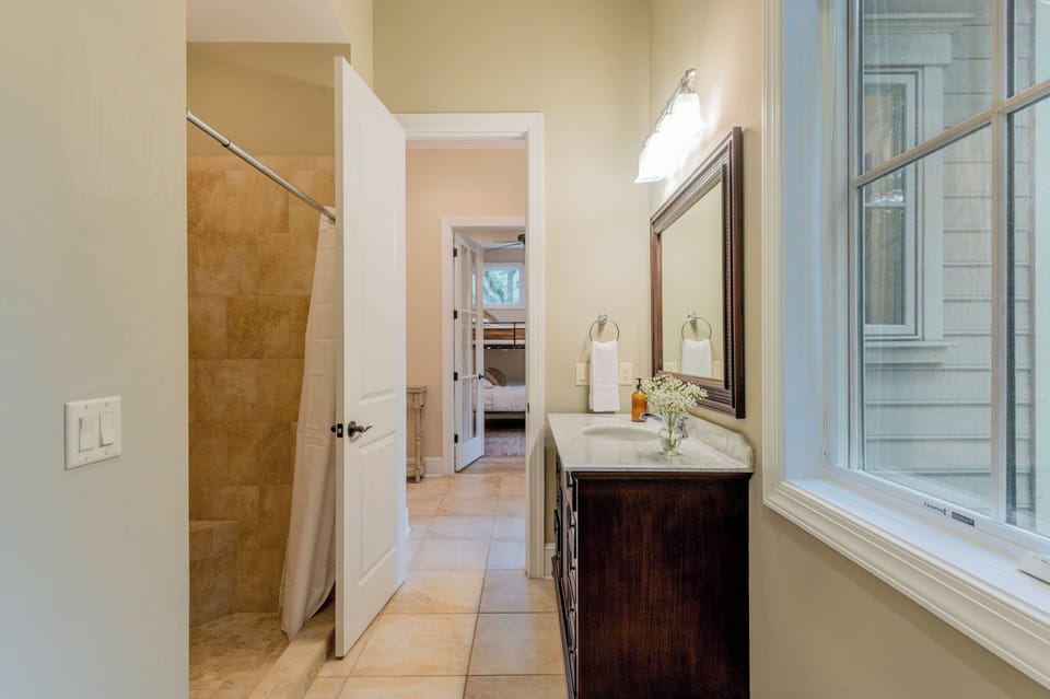House (5 Bedrooms) | Bathroom