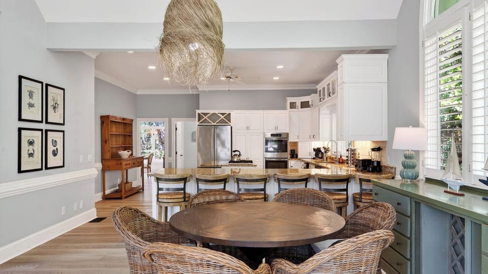 House (6 Bedrooms) | Interior