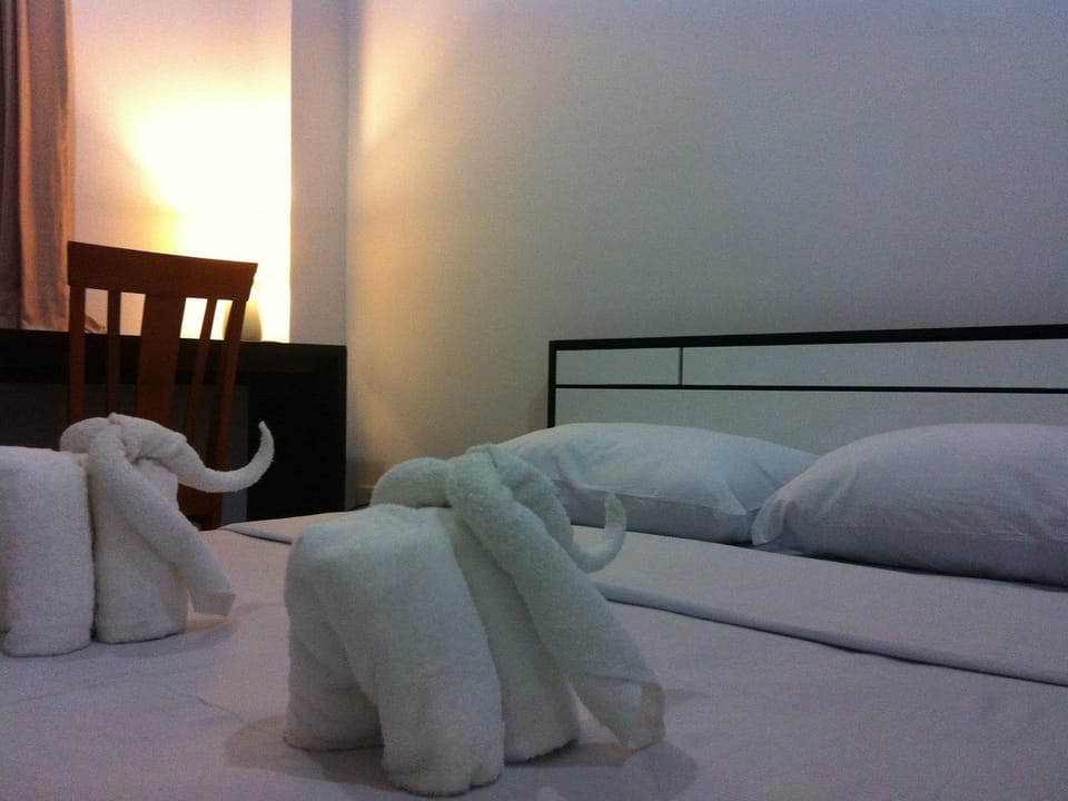 Standard Room | Desk, rollaway beds, free WiFi, bed sheets