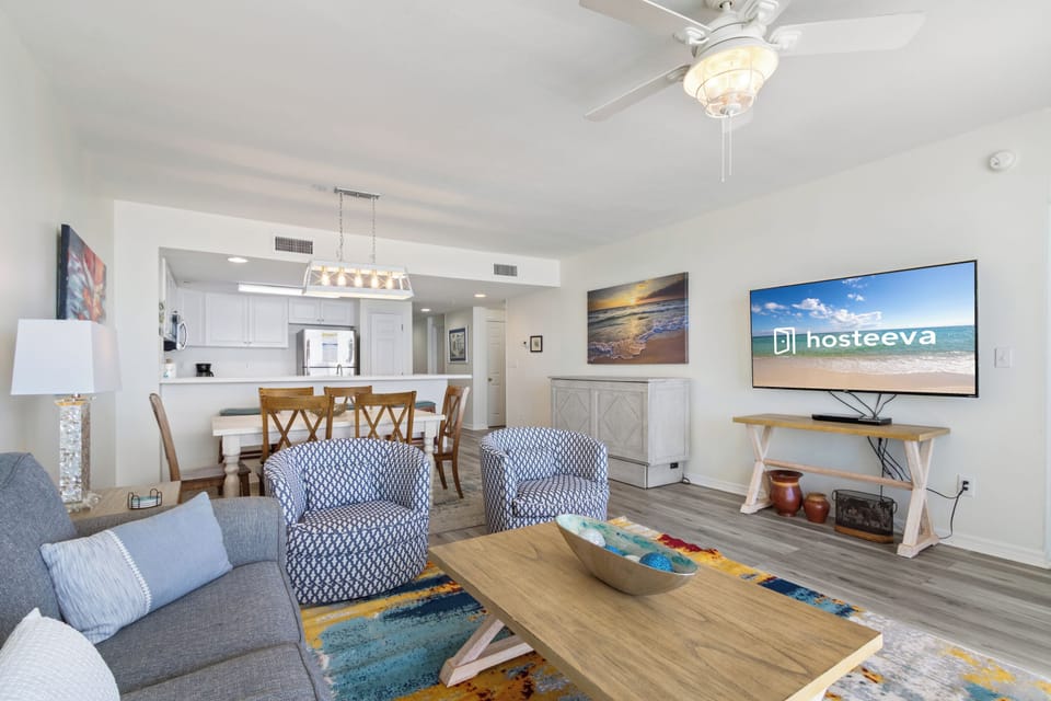 Comfort Condo, 3 Bedrooms, Balcony, Ocean View | Living room | 42-inch flat-screen TV with cable channels, TV