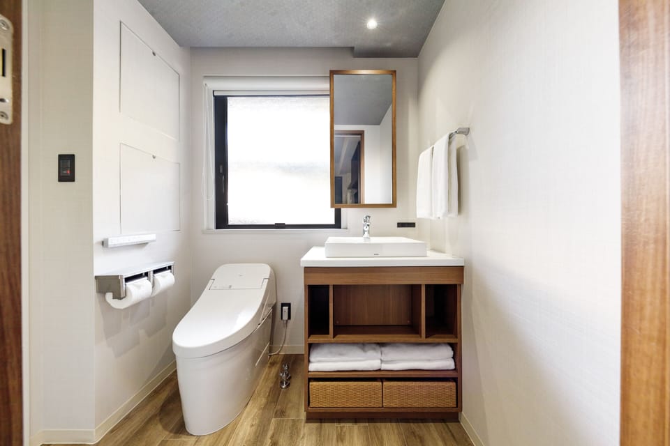 Standard Double Room, Non Smoking | Down comforters, in-room safe, desk, laptop workspace