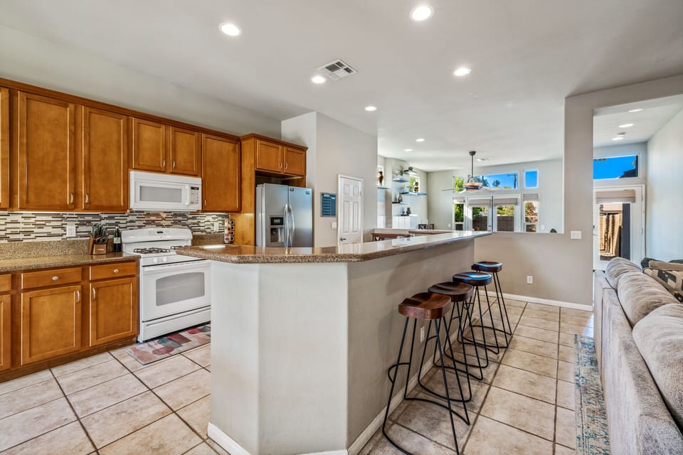 Luxury House | Private kitchen | Fridge, microwave, oven, dishwasher