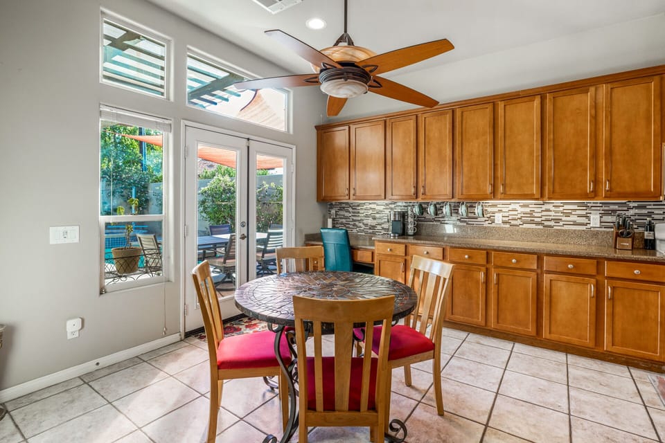 Luxury House | Dining room