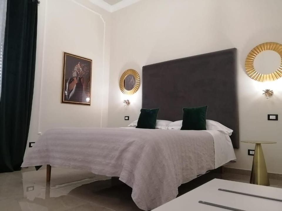 Basic Double Room | In-room safe, desk, soundproofing, free WiFi