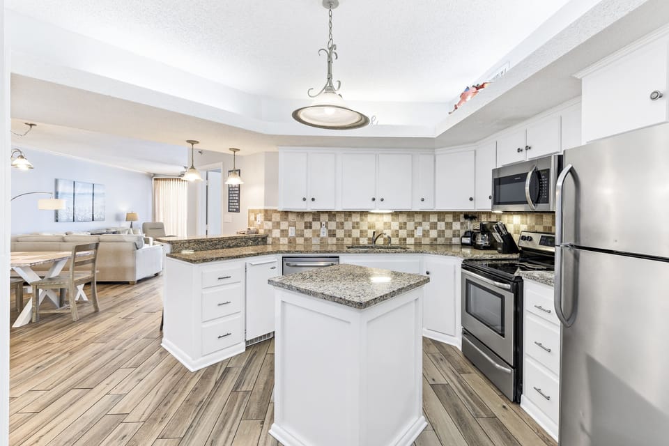Signature Condo, 3 Bedrooms, Balcony, Beach View | Private kitchen | Fridge, microwave, oven, stovetop