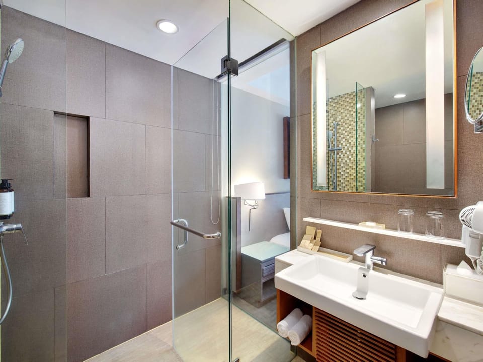 Premium bedding, minibar, in-room safe, desk