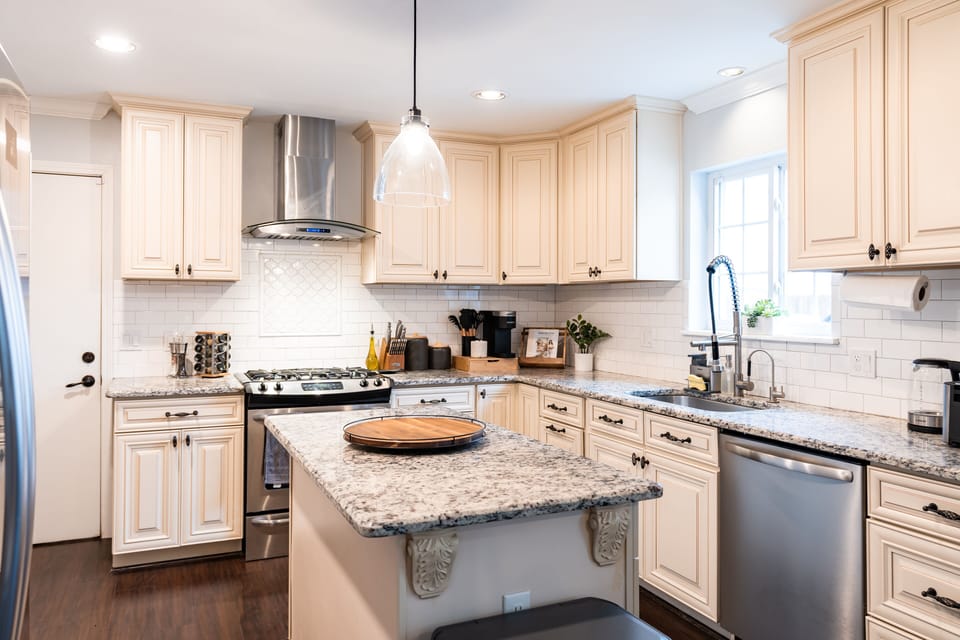 Spacious kitchen for all of your prep and cooking needs!