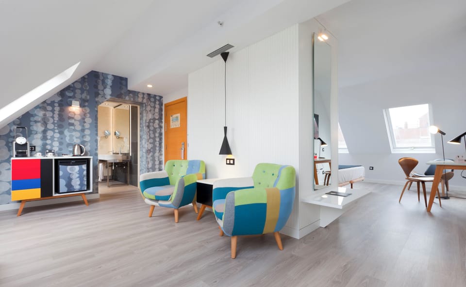 Suite | Minibar, in-room safe, desk, laptop workspace