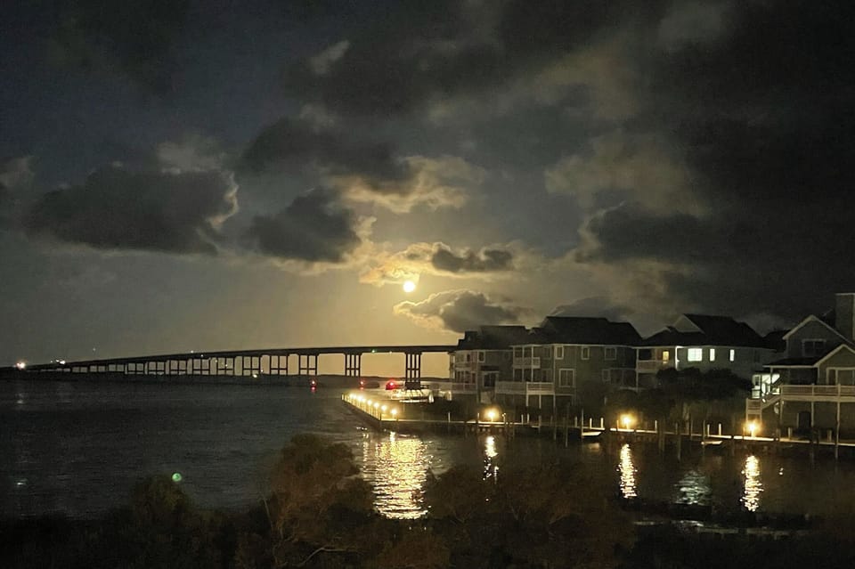 PC913: Captain's Quarters | Moonlight View from Deck