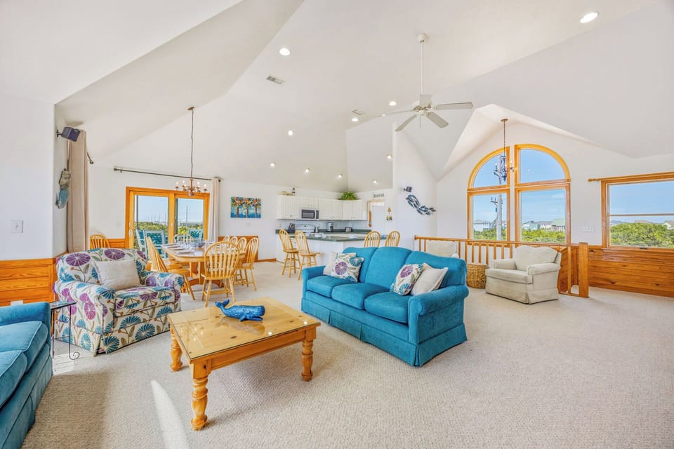 Surf or Sound Realty - 1095 - Soggy Dollar - Great Room  -2