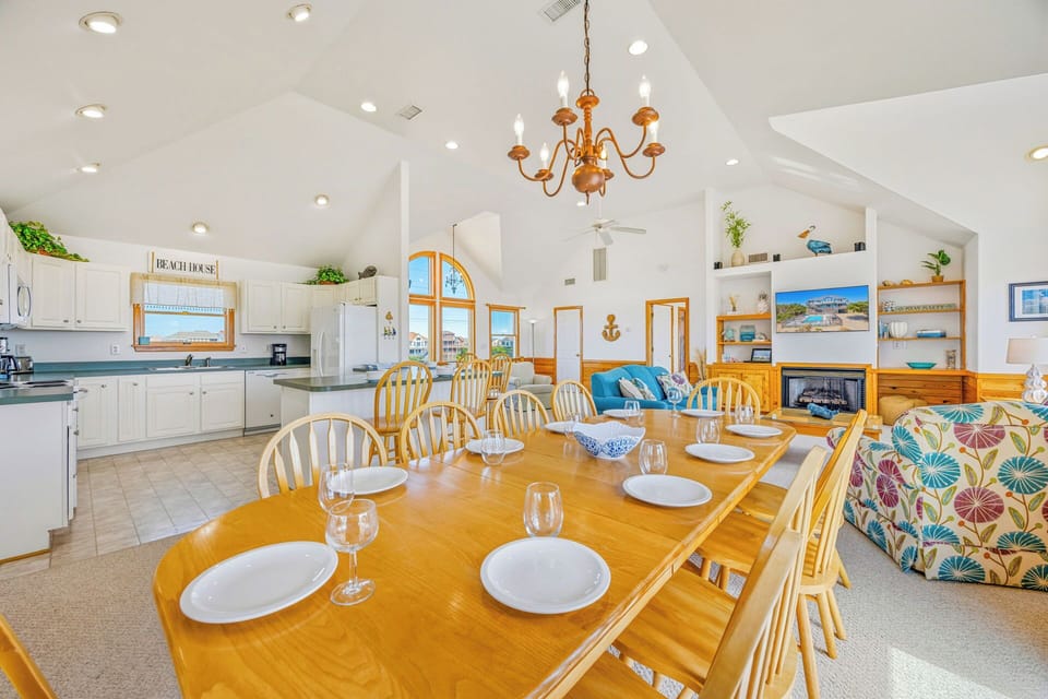 Surf or Sound Realty - 1095 - Soggy Dollar - Dining Area -3