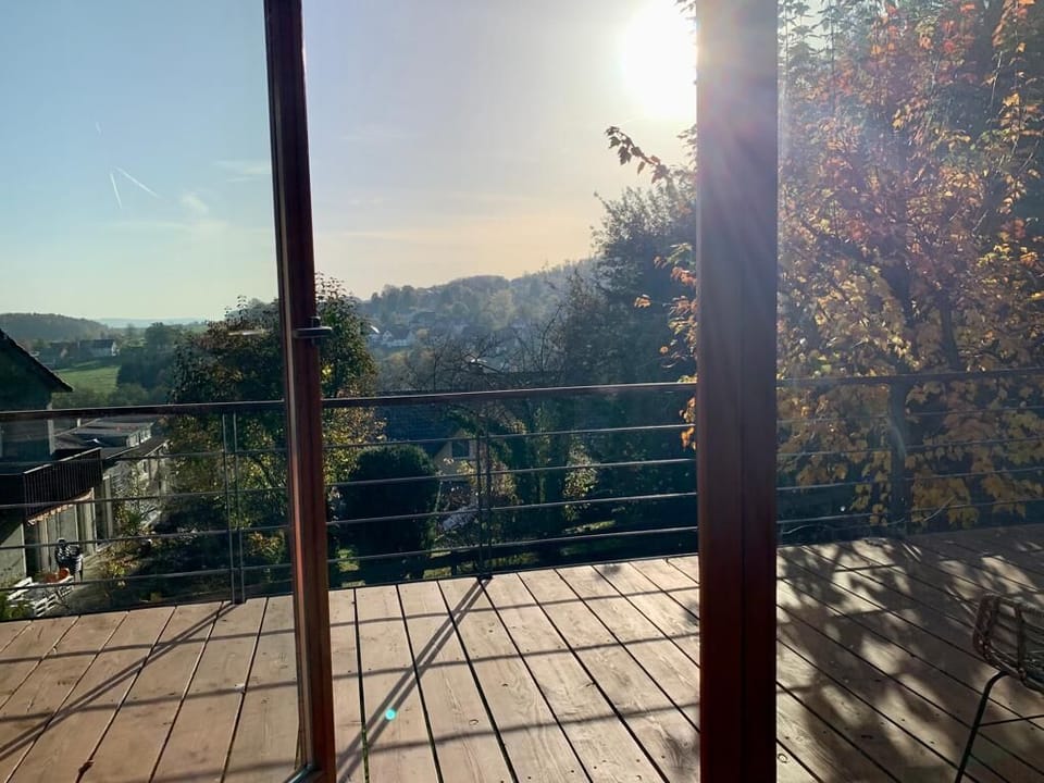 Terasse mit Blick ins Tal