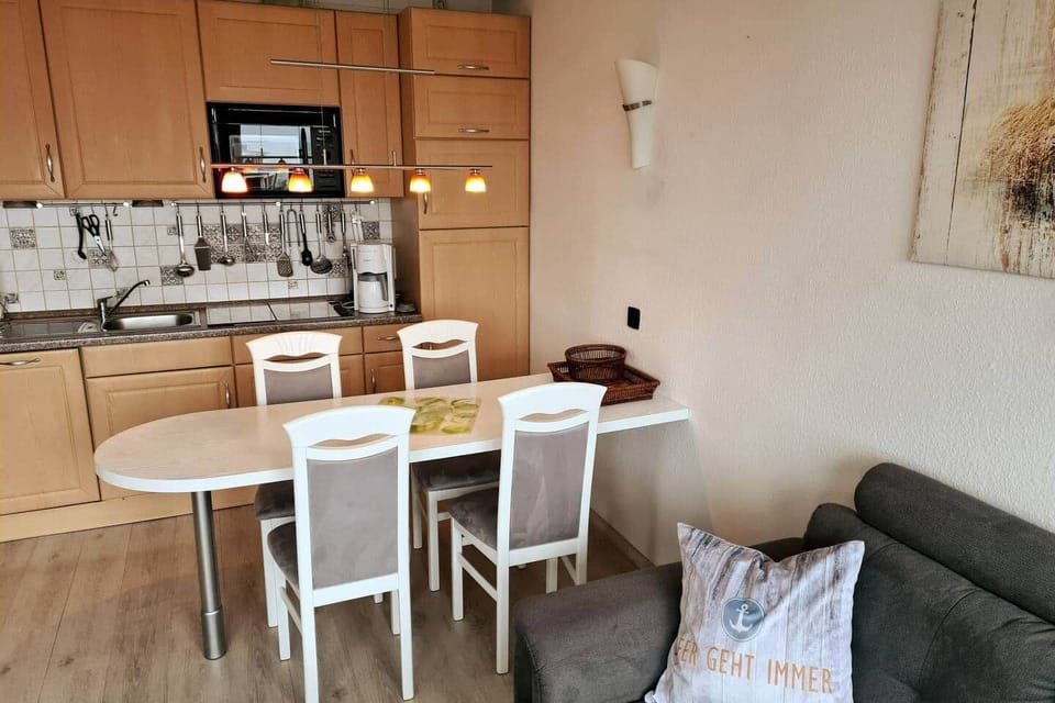 Kitchen / Dining area