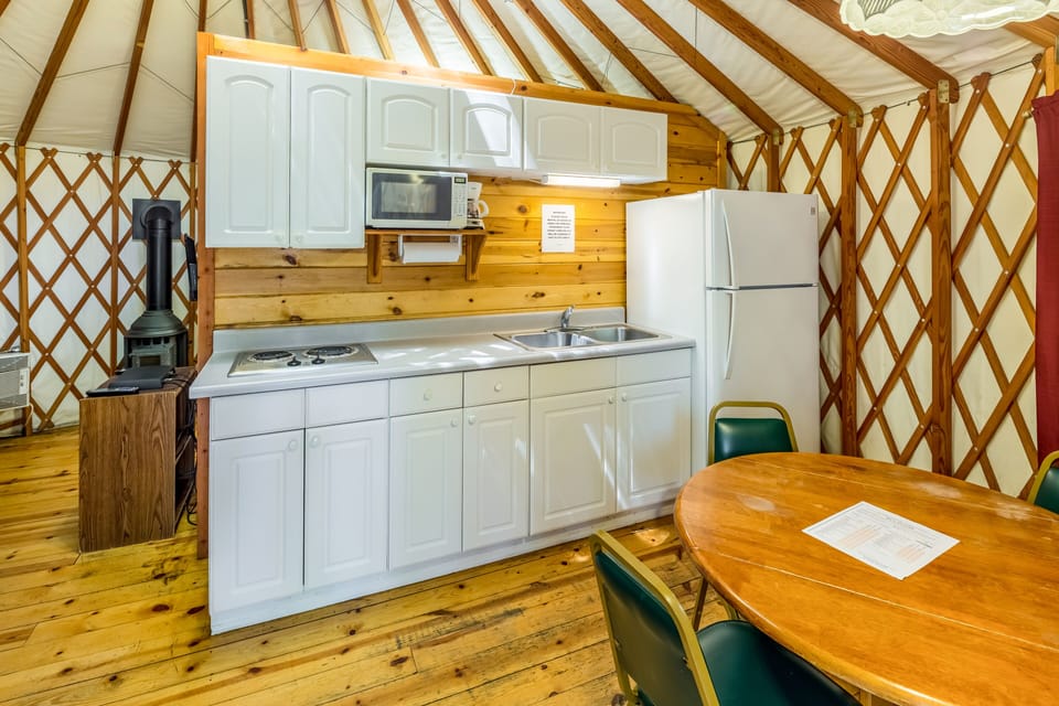 Fridge, microwave, stovetop, coffee/tea maker