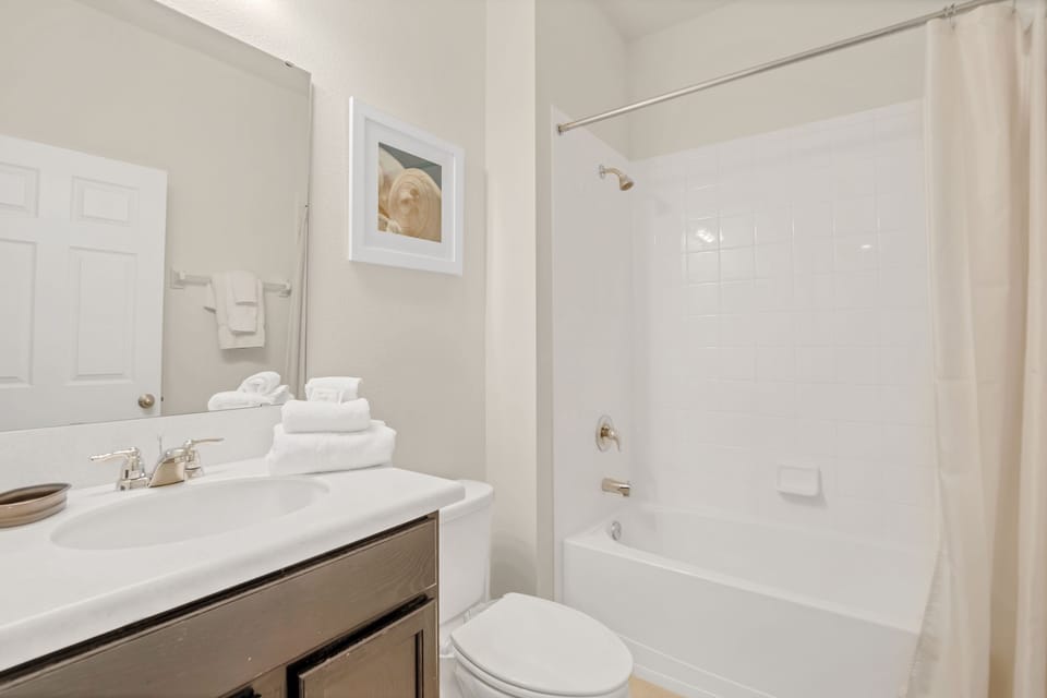1210YorkshireCt,WestHaven_24