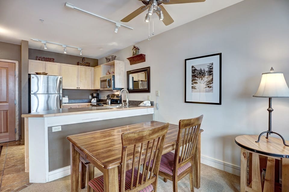 Indoors, Table, Furniture, Dining Table, Kitchen