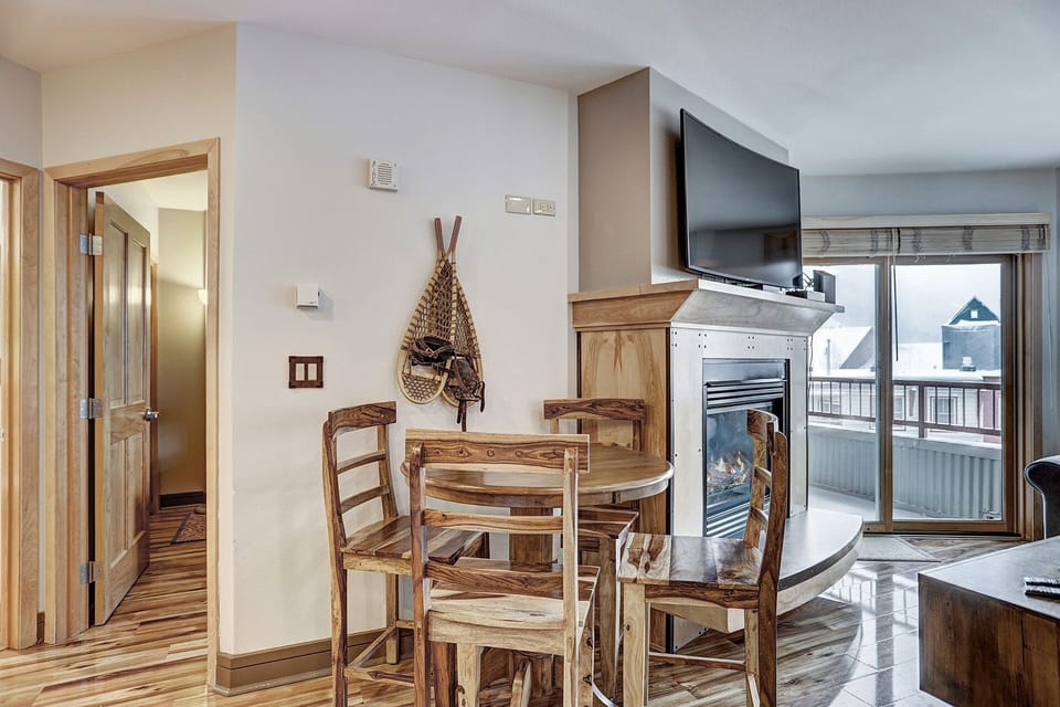 Indoors, Screen, TV, Floor, Hardwood