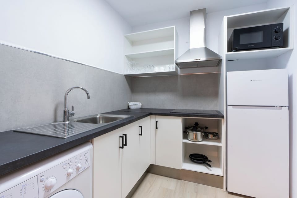 Apartment, 2 Bedrooms, Terrace | Private kitchen | Coffee/tea maker, full-size fridge, microwave, stovetop