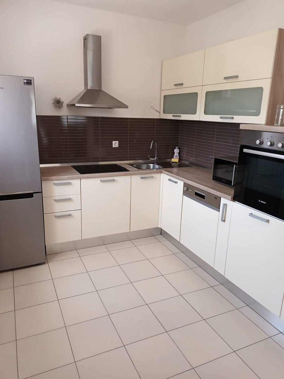 House (Three Bedroom Holiday Home with Terra) | Private kitchen | Fridge, dining tables