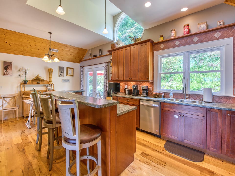 Open-Design Kitchen with 3 Seat Hi-Top Bar