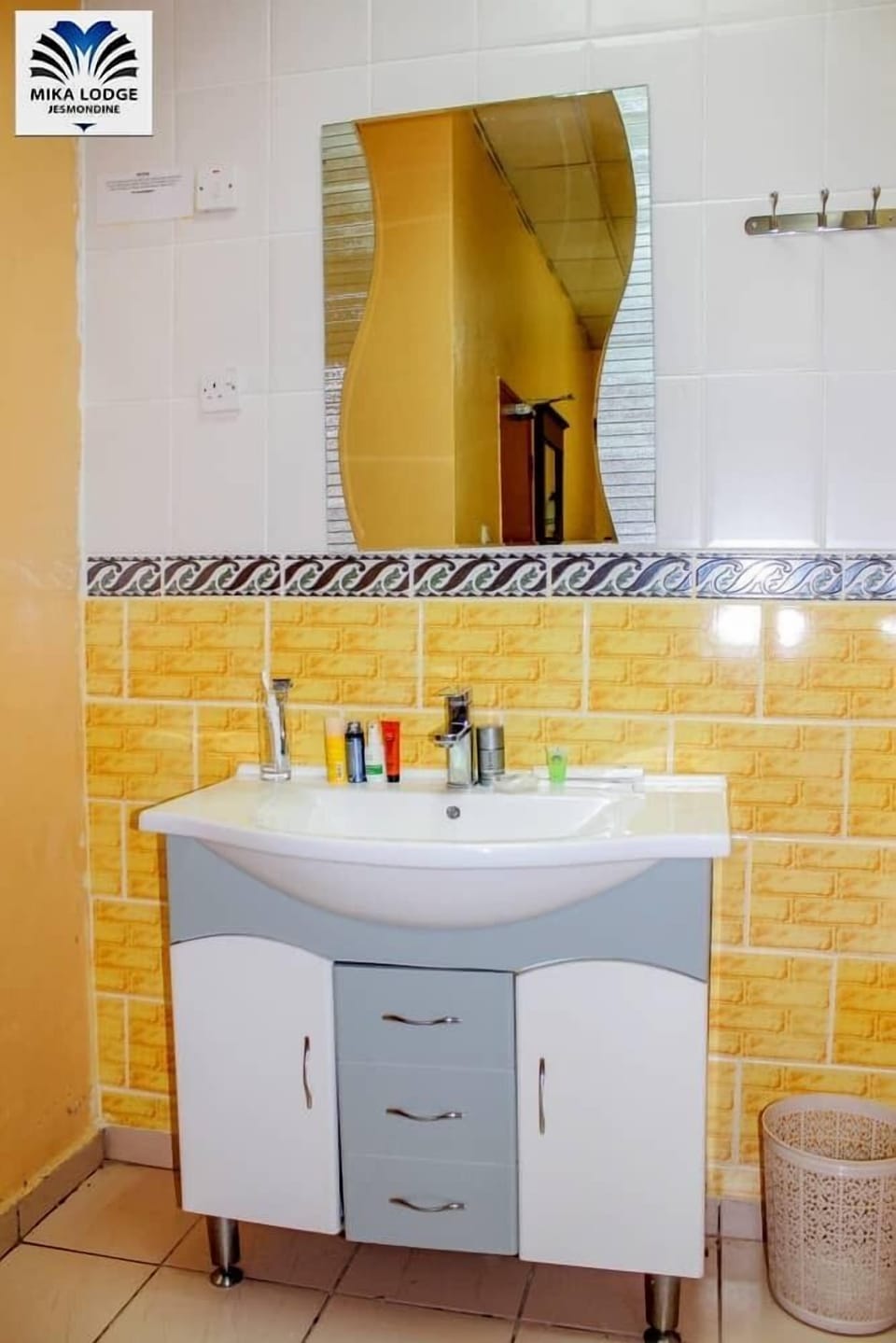 Separate tub and shower, deep soaking tub, free toiletries, bathrobes
