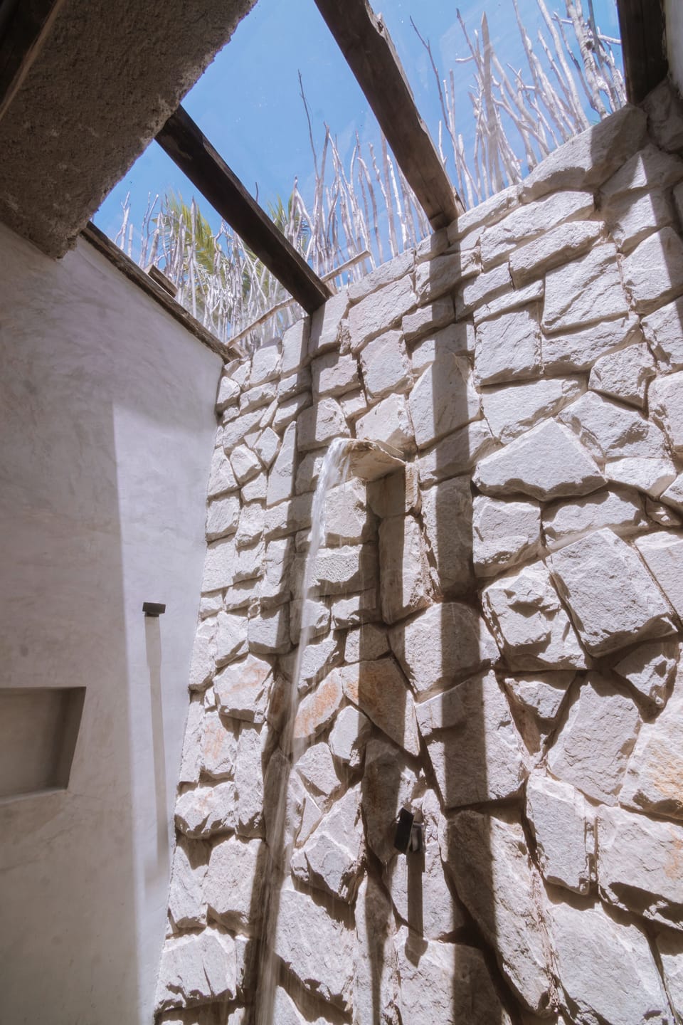 Suite Zai | Bathroom | Shower, free toiletries, hair dryer, bathrobes
