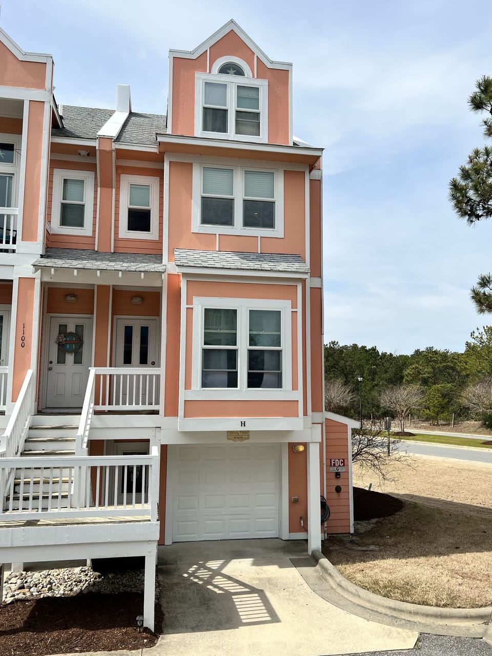 Sandy Paws Townhouse - end unit