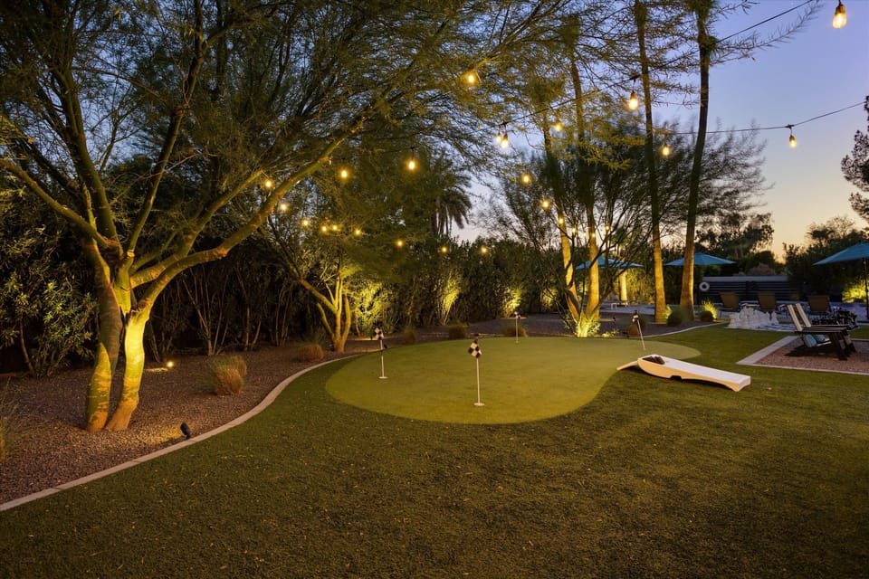 Practice your putting outdoors with this fun vibe