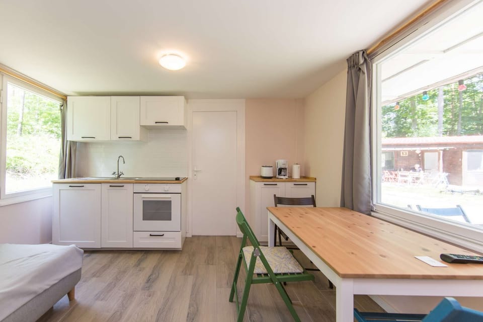 Dinner table Kitchenette