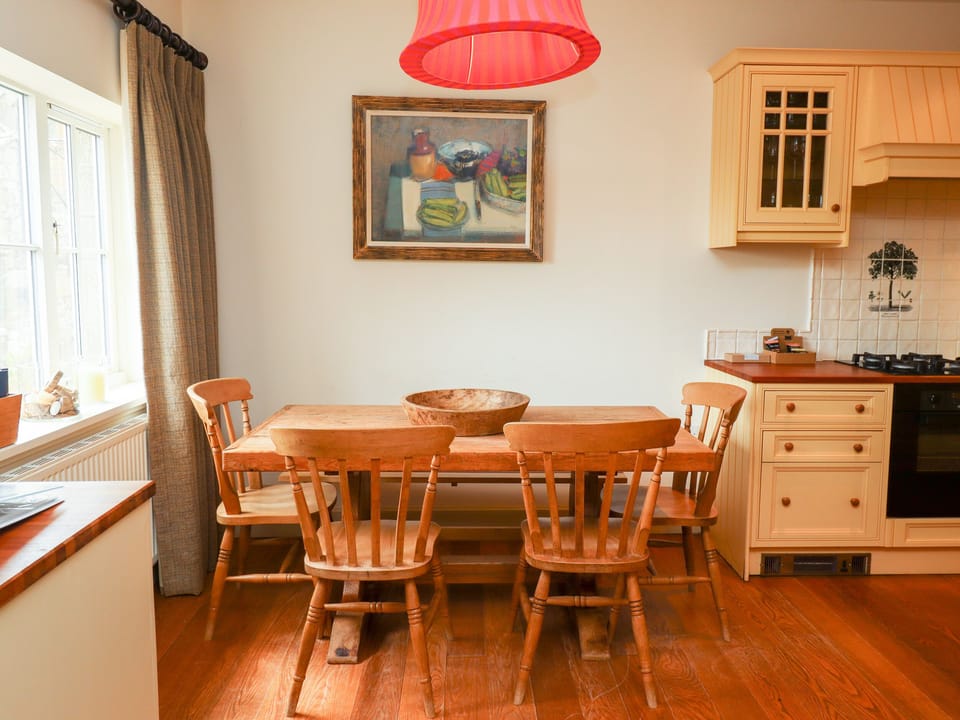 Cottage | Interior