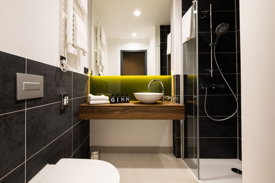 Bathroom shower