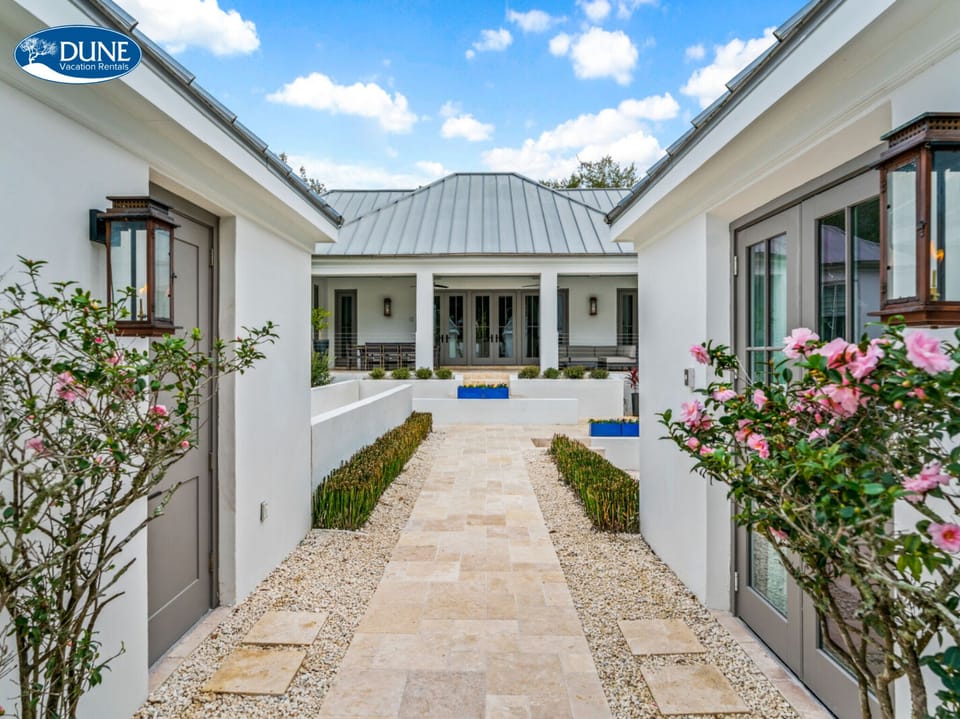 House, 6 Bedrooms | Exterior