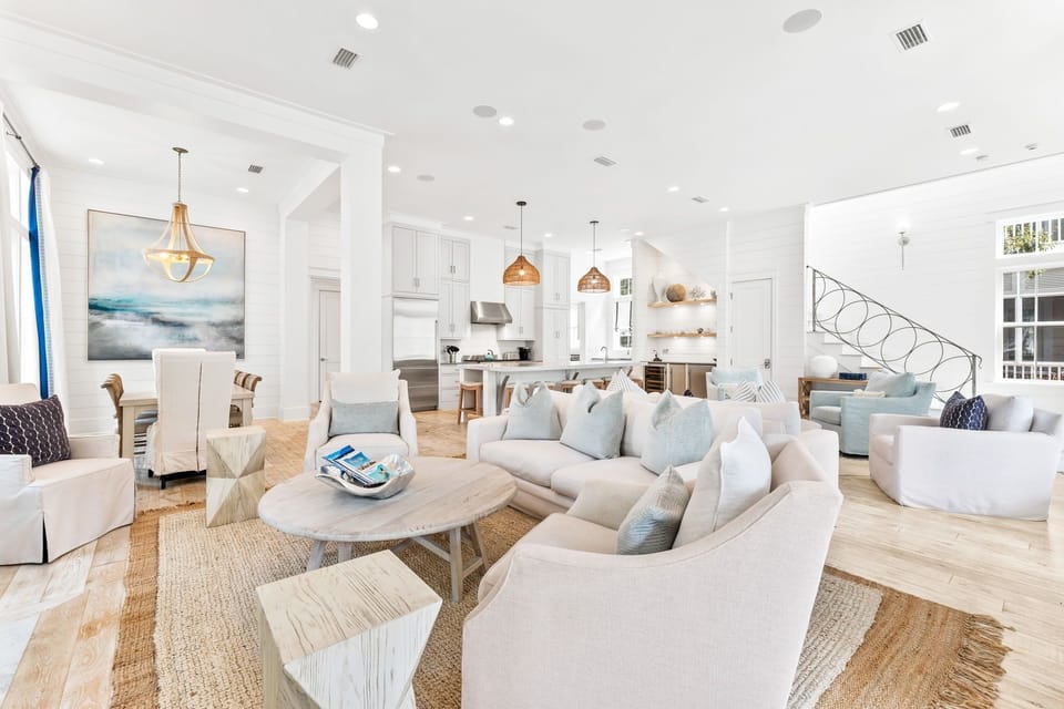 House, 6 Bedrooms | Living area