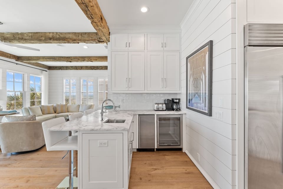 House, 6 Bedrooms | Private kitchen | Fridge, oven, coffee/tea maker, toaster