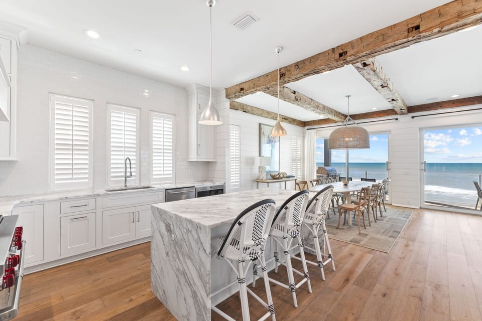 House, 6 Bedrooms | Private kitchen | Fridge, oven, coffee/tea maker, toaster