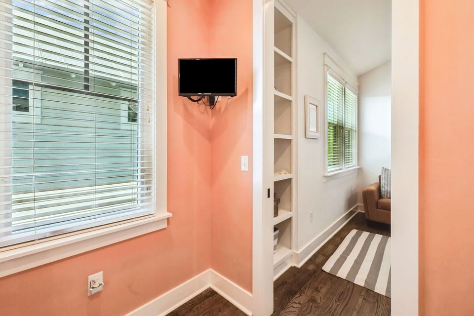House, 5 Bedrooms | Interior