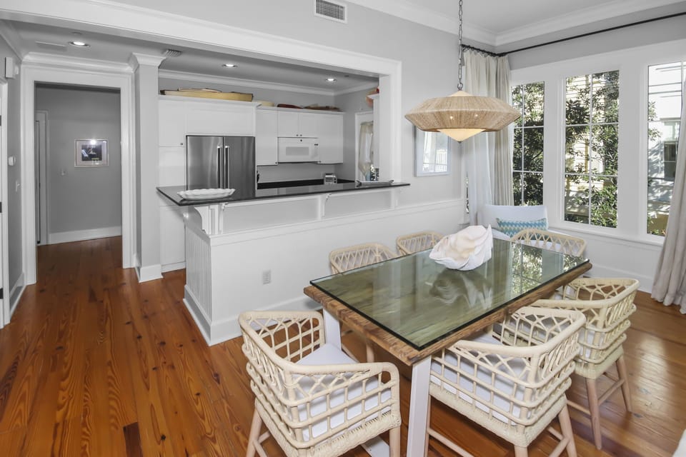 Condo, 2 Bedrooms | Dining