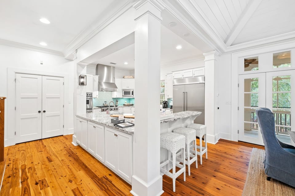 House, 5 Bedrooms | Private kitchen | Fridge, oven, coffee/tea maker, toaster
