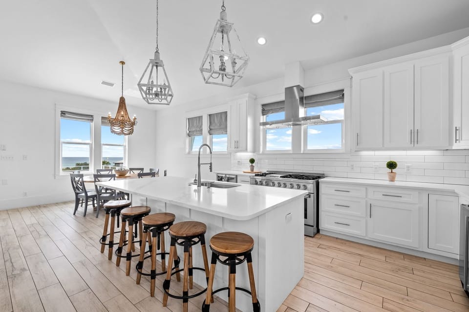 House, 5 Bedrooms | Private kitchen | Fridge, oven, coffee/tea maker, toaster