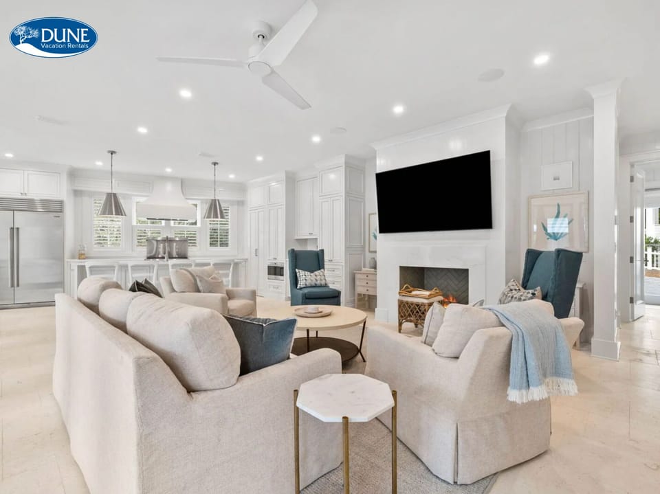 House, 6 Bedrooms | Living area