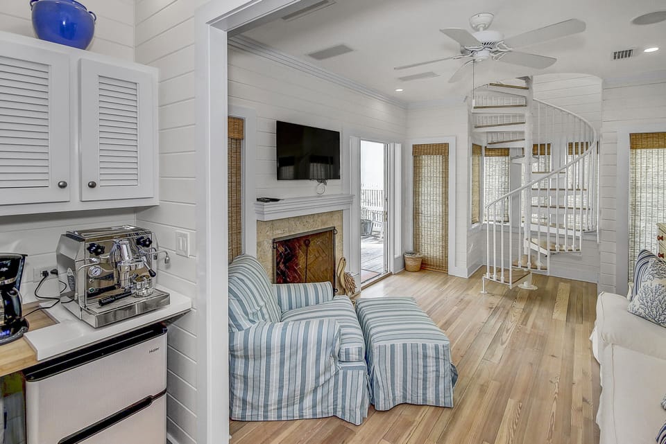 House, 4 Bedrooms | Living area