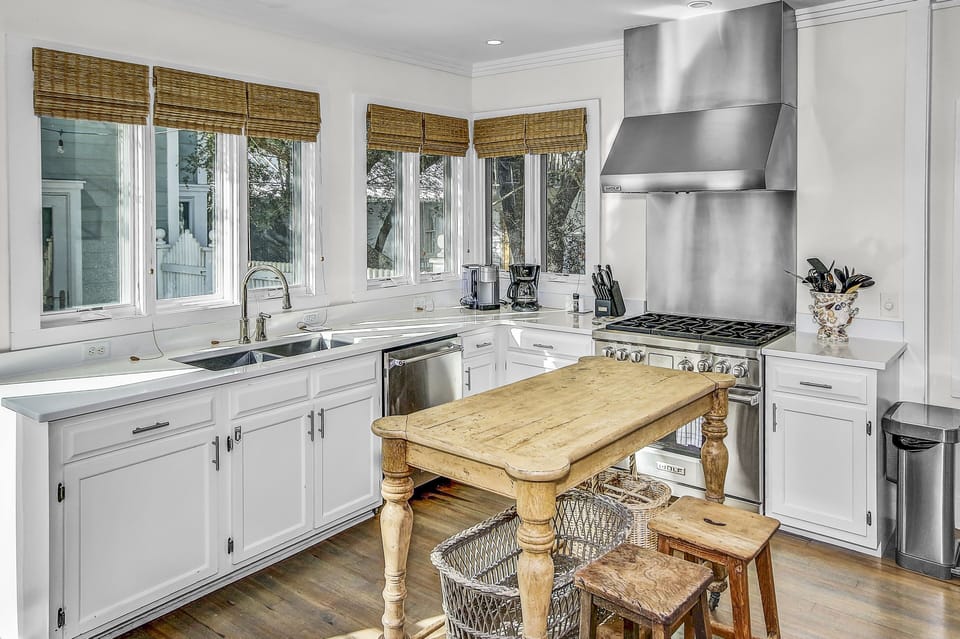 House, 4 Bedrooms | Private kitchen | Coffee/tea maker, fridge, oven, toaster